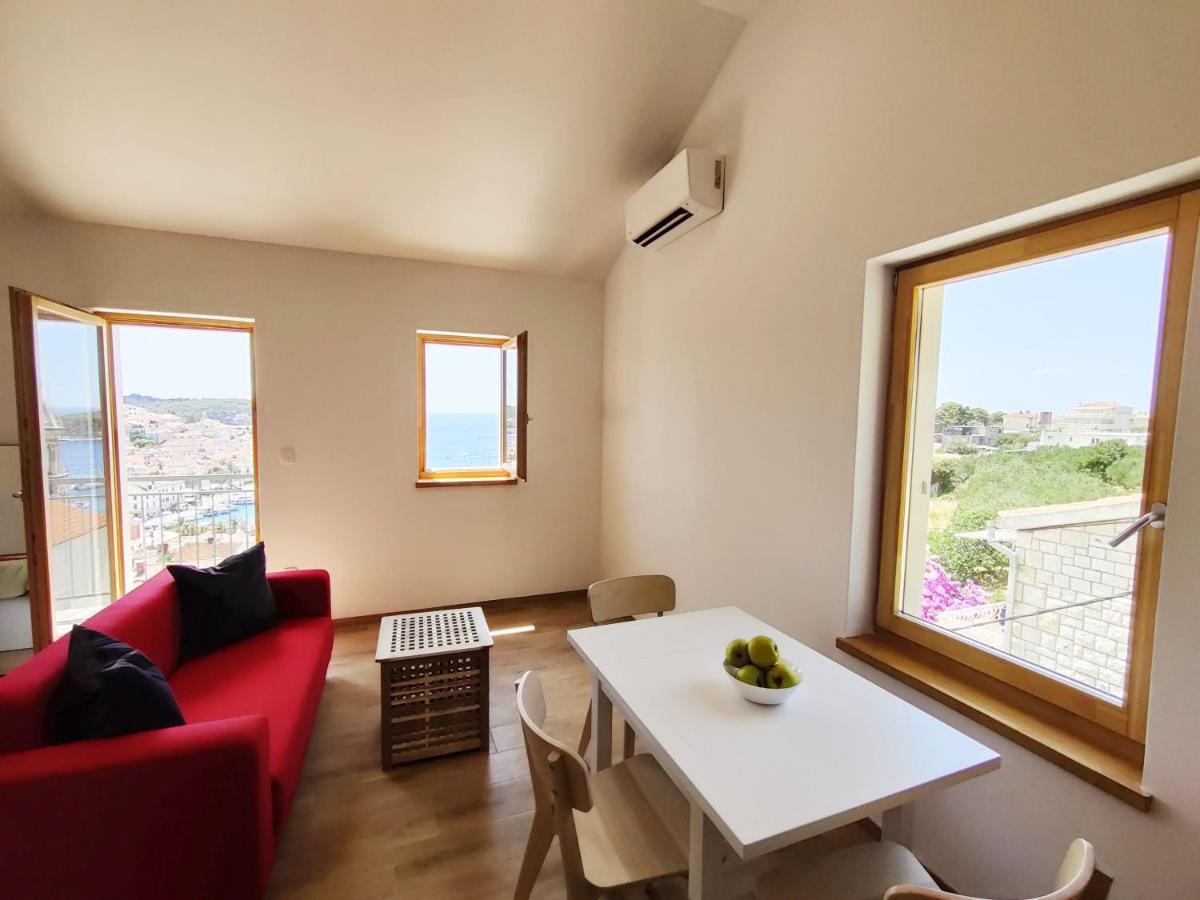 Brand New Apt W Balcony & Perfect Seaview At Center Hvar Town Exteriör bild