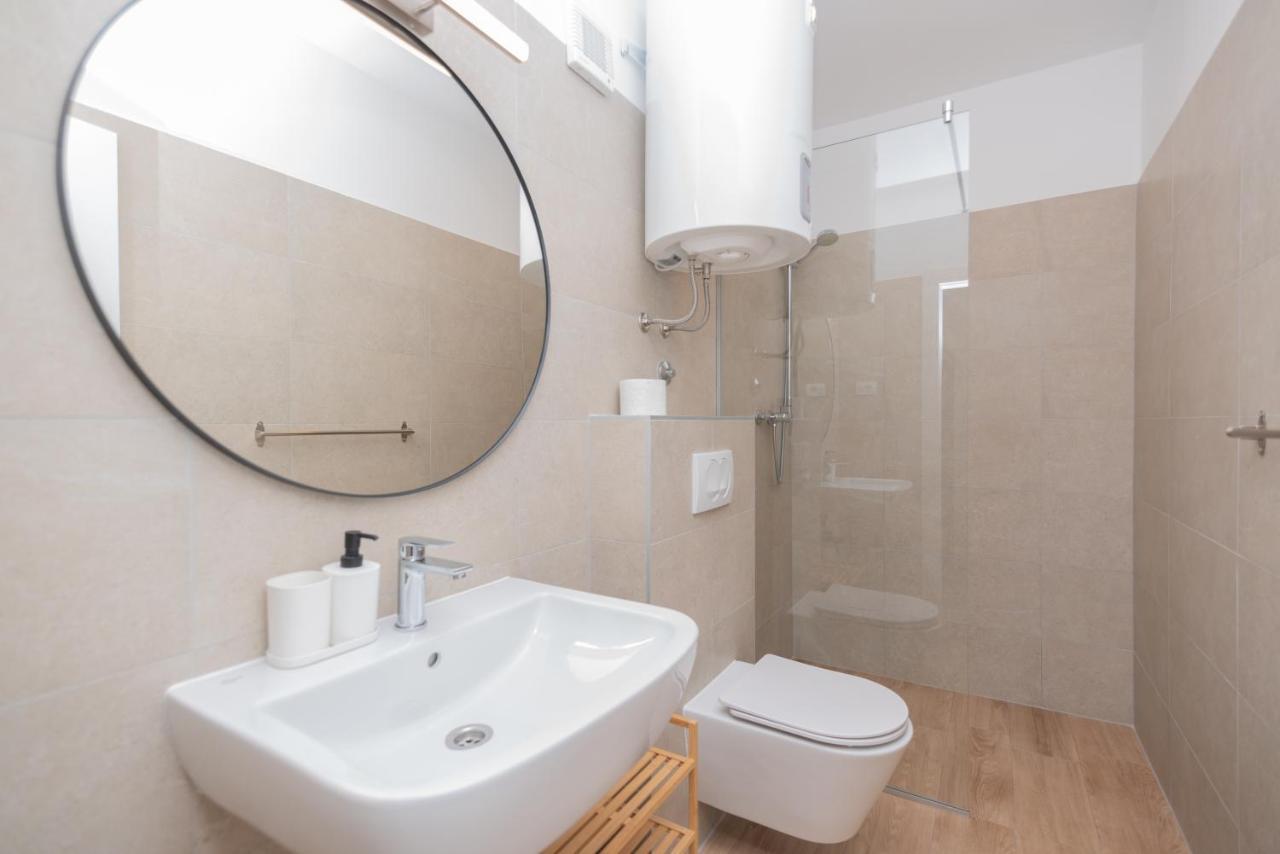 Brand New Apt W Balcony & Perfect Seaview At Center Hvar Town Exteriör bild